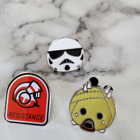 Disney Star Wars Lanyard & 3 Pin Bundle - Picture 3 of 11